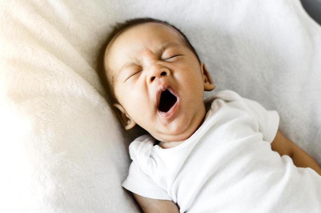 Newborn Awake for 6 Hours Straight? - Sleeping Should Be Easy