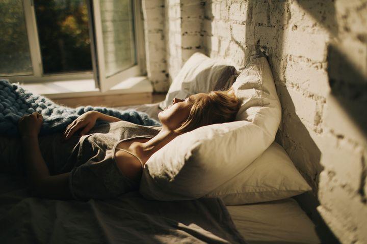 8 Ways To Sleep Better When It's Blistering Hot Outside | HuffPost Life