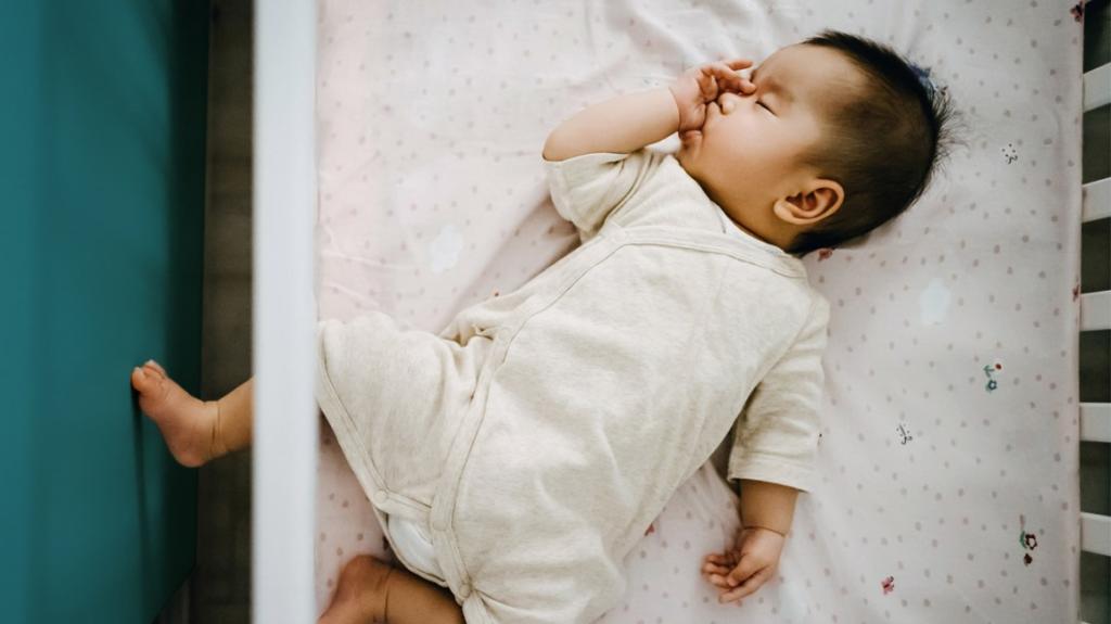 What Should They Wear? How to Dress Baby for Sleep