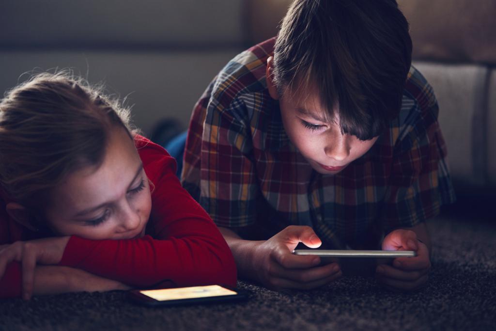 Adolescent Screen Time In Four Charts Screen Time Education