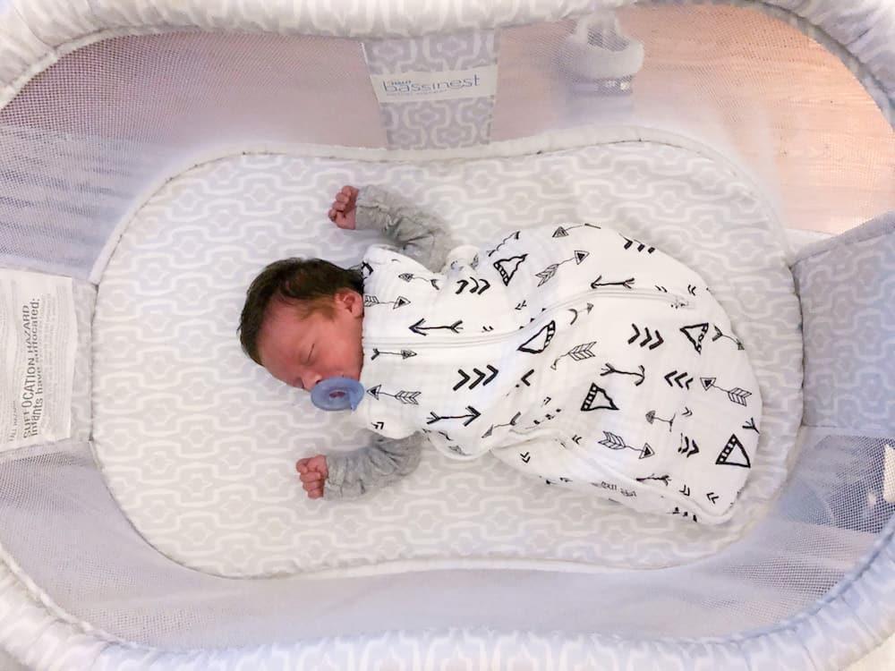 Bassinet vs Pack 'n Play: The Ultimate Guide to Help you Decide