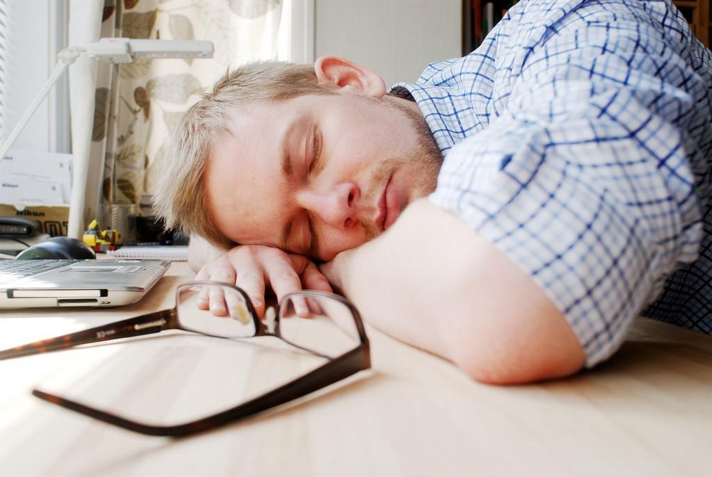 12 Tips to Avoid Daytime Sleepiness | by Liveday | Medium