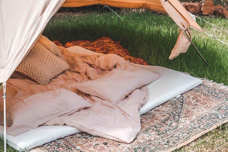 How to Make the Ultimate Pillow Fort | Ecosa Blog