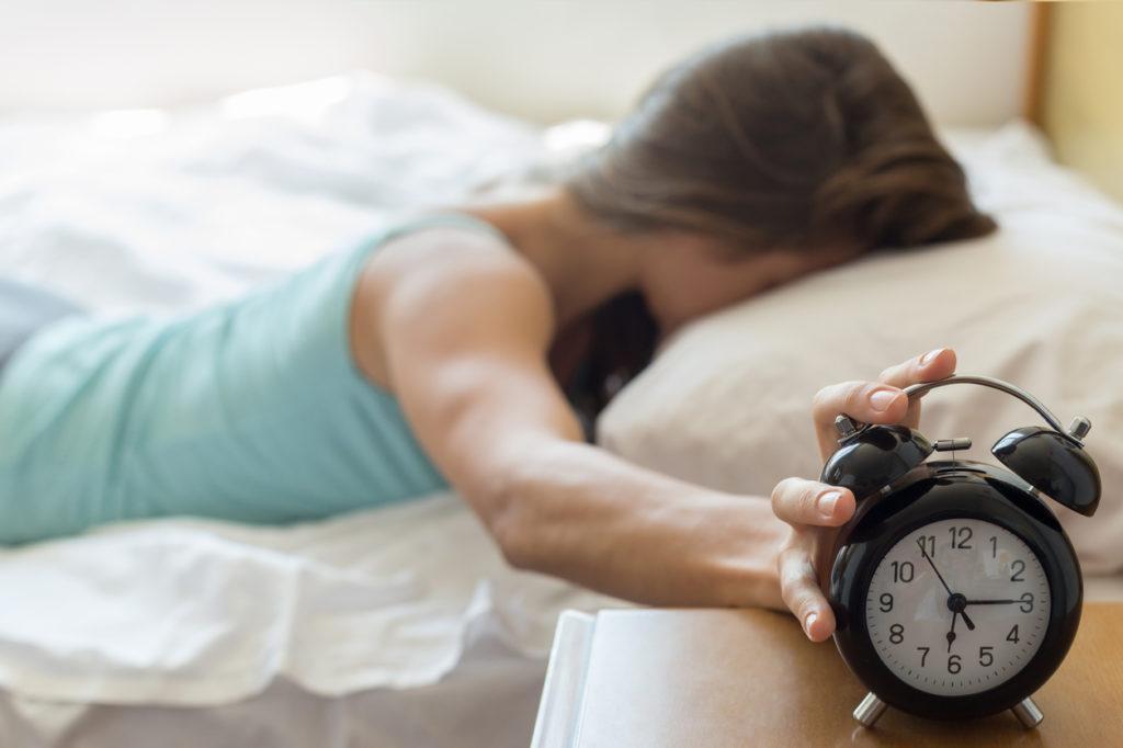 Secrets To Waking Up Early (Even If You Hate Mornings!) - Form & Function Therapy