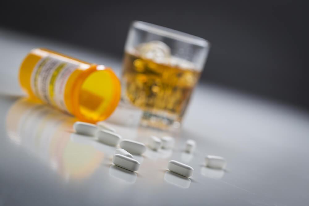 Why Sleeping Pills and Alcohol Are a Dangerous Mix
