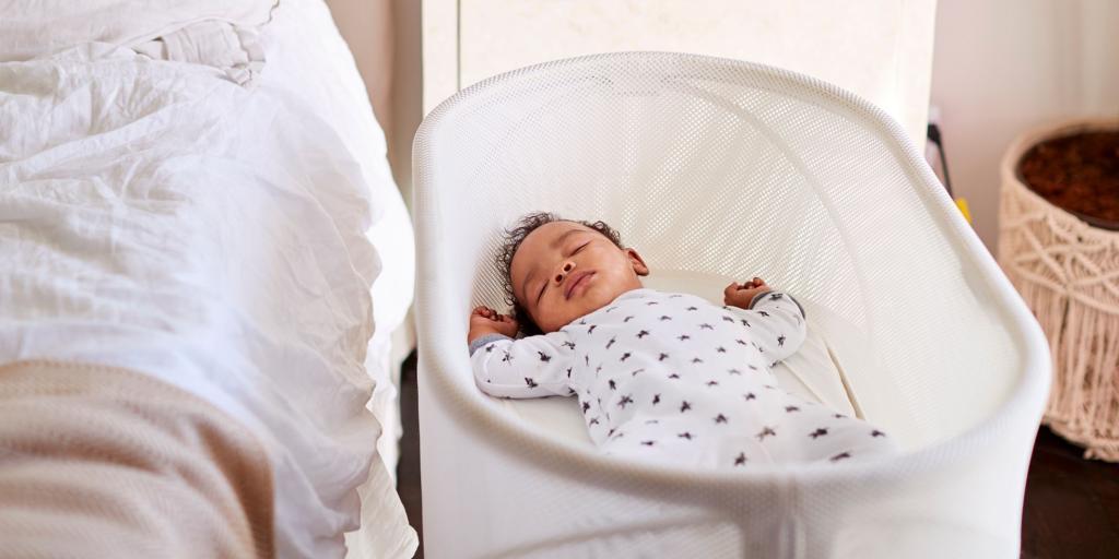 8 Best Baby Bassinets for Safe Sleeping in 2022 - Bassinet Reviews